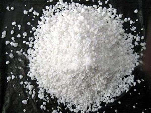 無(wú)水顆料狀氯化鈣